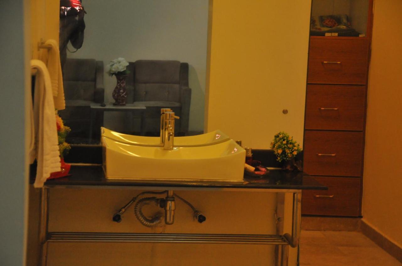 Bm Residency Hotel Islamabad Luaran gambar